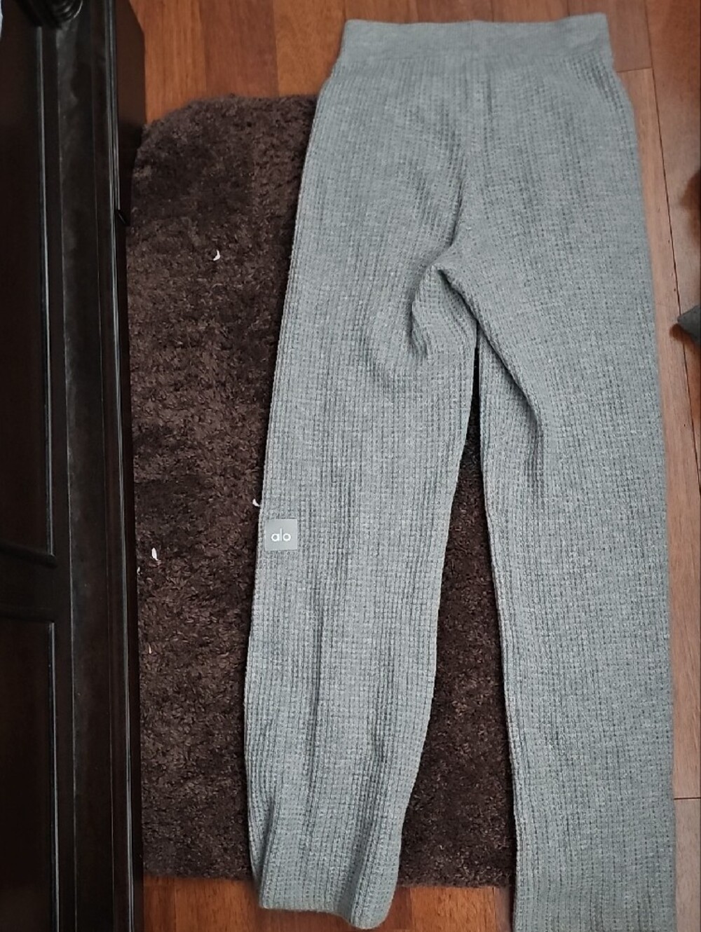 Alo Cashmere High-Waist Plush Waffle Pant - Picture 7 of 7